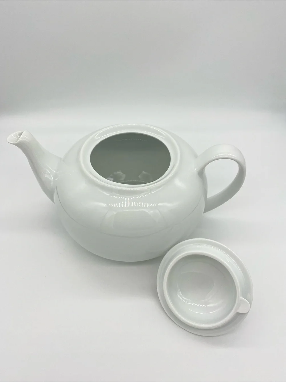 Classic White Ceramic Teapot with Lid Farmhouse Cottage Kitchen Tea Pot